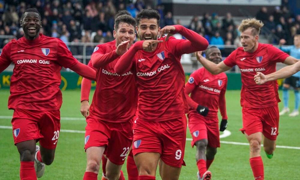 Jugadors de l'Inter celebrant el gol davant el Vikingur