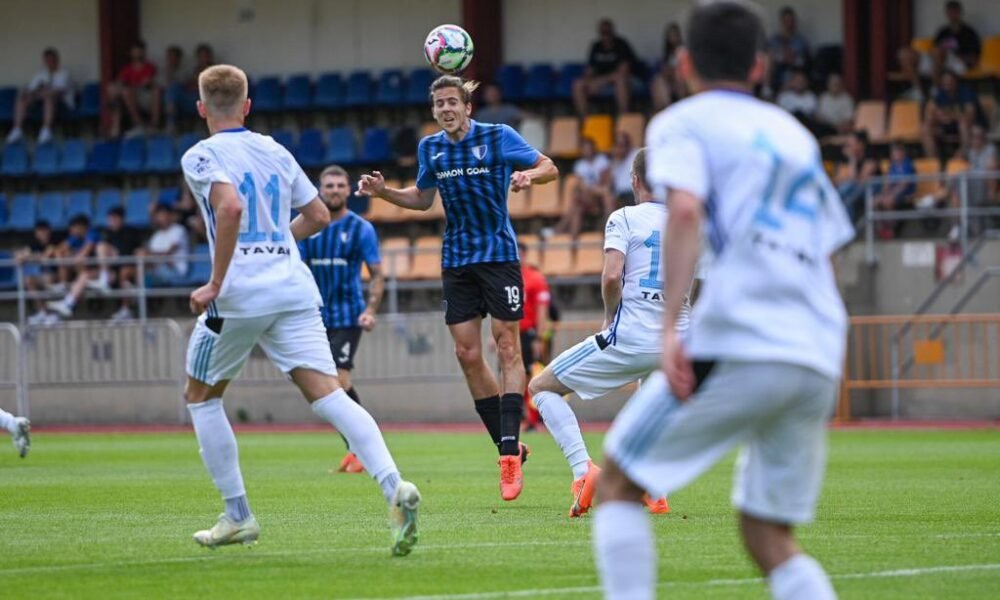 Un moment del partit entre l'Inter Escaldes i el Víkingur