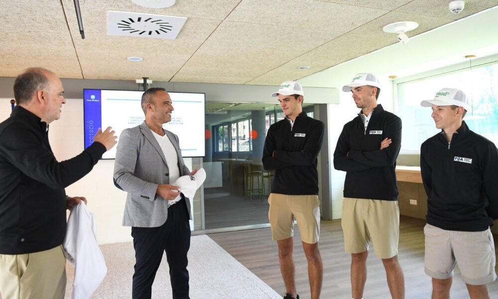 Alain Cabanes, amb l'equip de golf al CTEO.