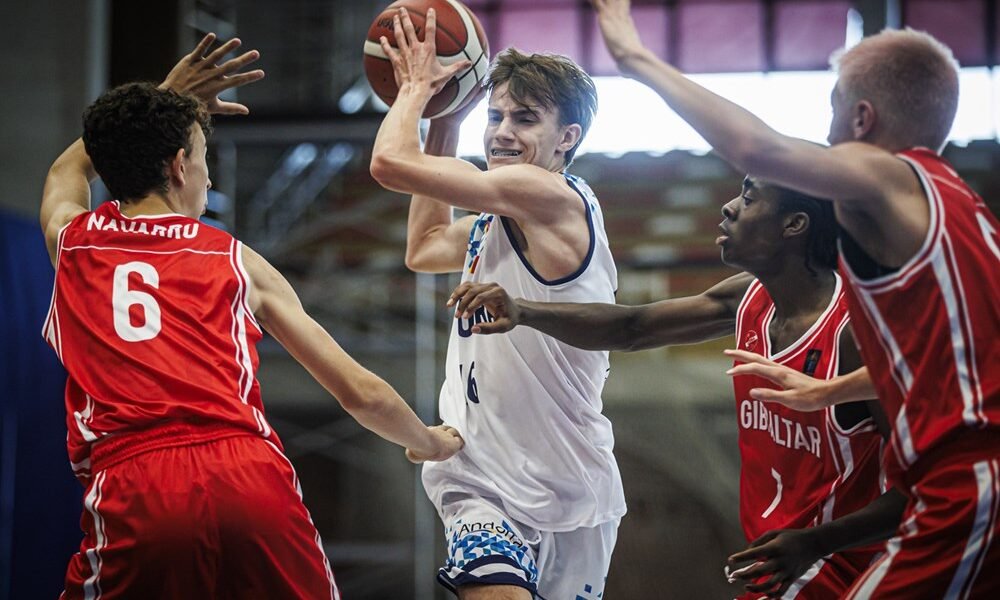 Un moment del partit entre Andorra i Gibraltar