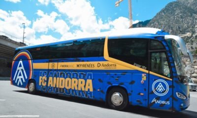 El nou autocar de l'FC Andorra de la mà d'Andbus / FCA