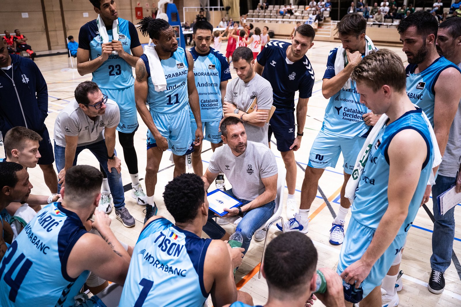 l'equip en l'amistòs de pretemporada davant el joventut