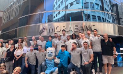 Foto d'equip en la festa de presentació del Morabanc Andorra