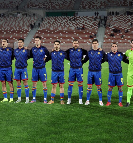 La selecció cantant l'himne en el partit davant Sud-àfrica / FOTO: Fifa.com