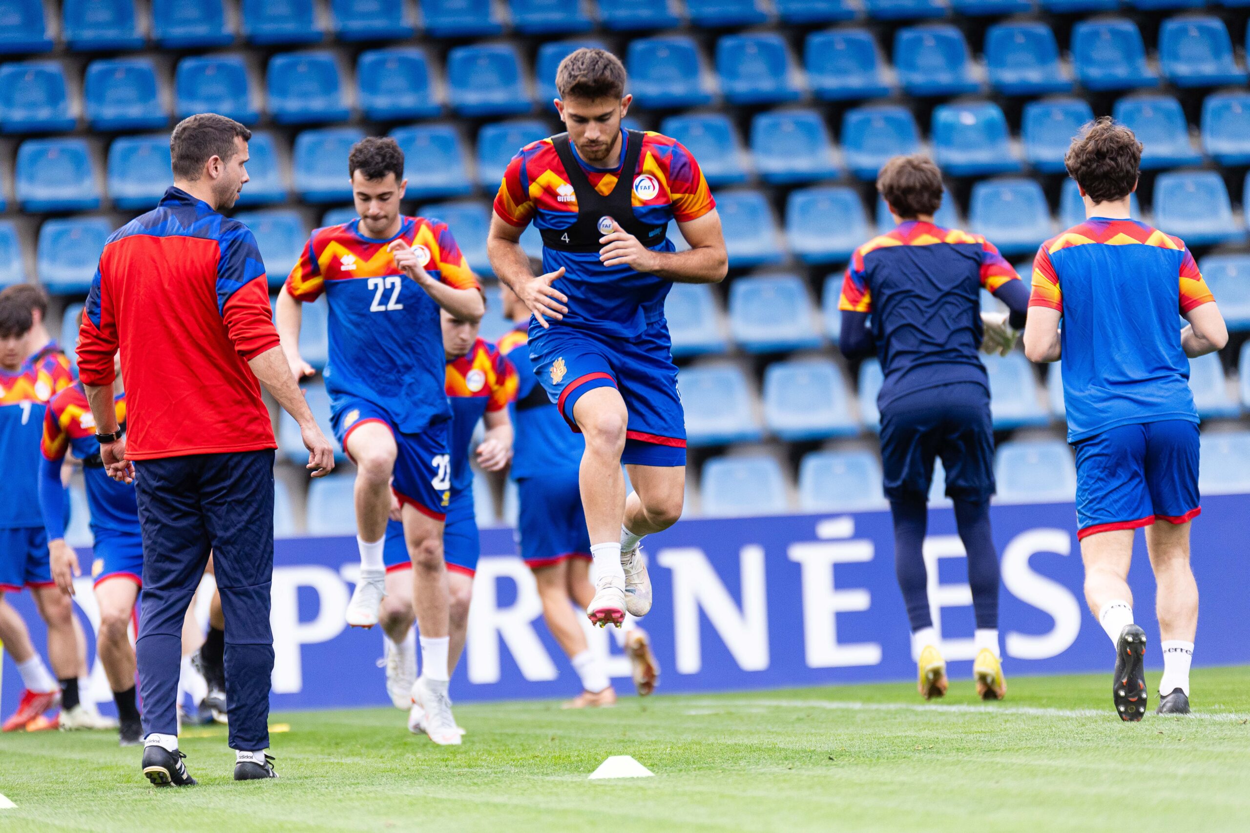 Un moment de l'entrenament previ de la sots-21 / FAF