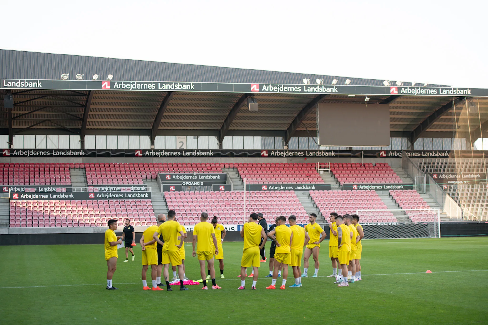 Un instant de l'entrenament al MCH Arena a Dinamarca / UE SANTA COLOMA